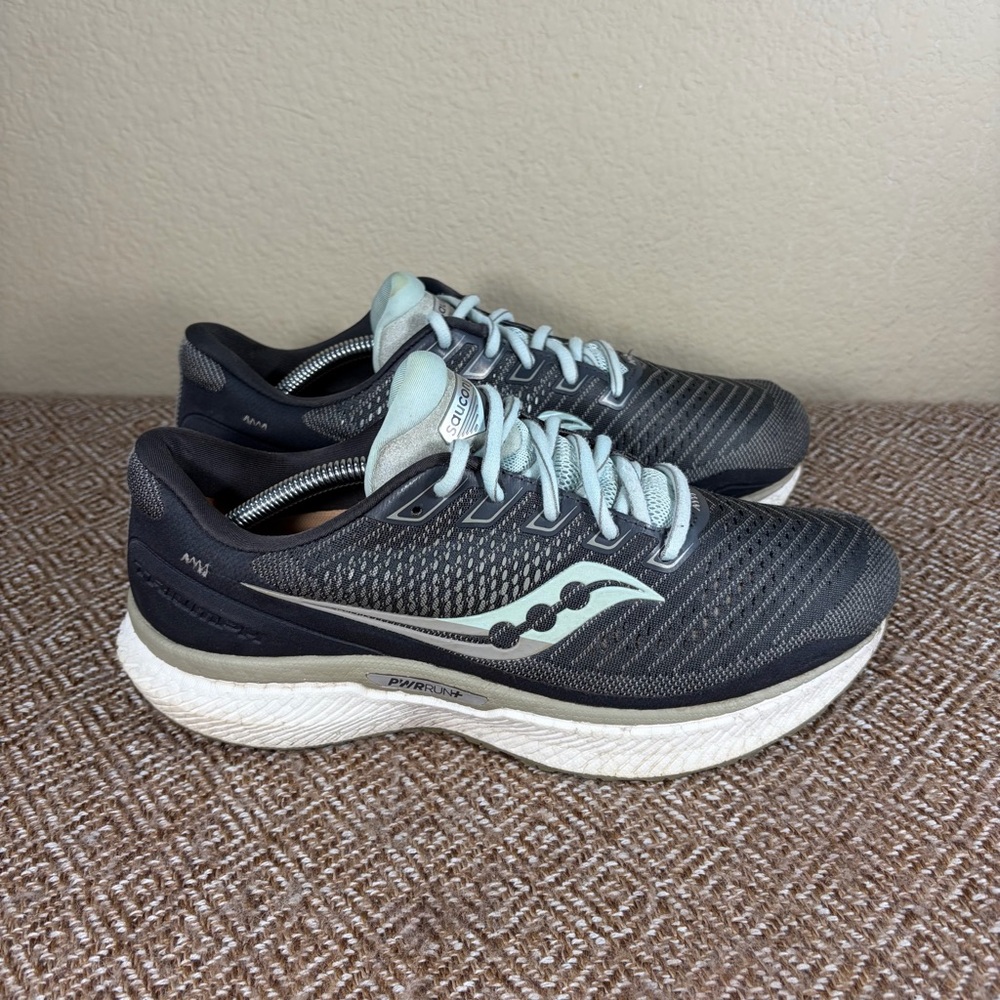 Saucony Triump 18 Running Athletic Lace Up Shoes Sz 9W Outdoor Running Gym